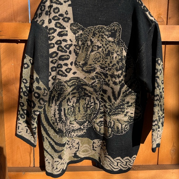 Maurada Vintage 1980s Tiger and Leopard Oversized Sweater Novelty Print Big Cats - Picture 10 of 11